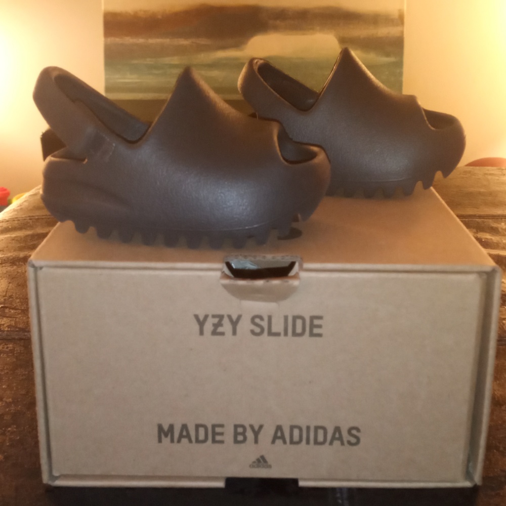Yeezy slide infant